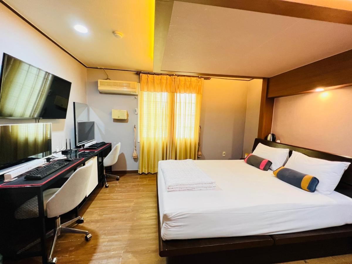 Sweet Hotel Jeju Esterno foto